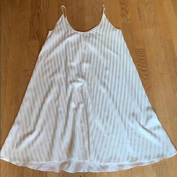 Night Gown with Robe - Picture 3 of 4